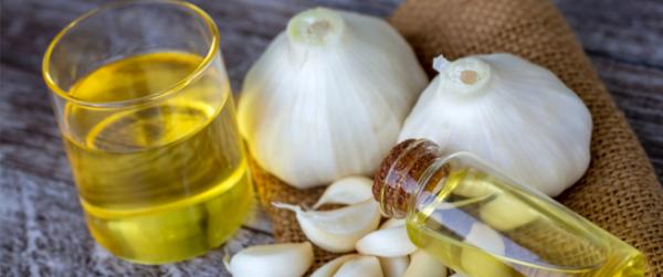 Garlic for treating baldness